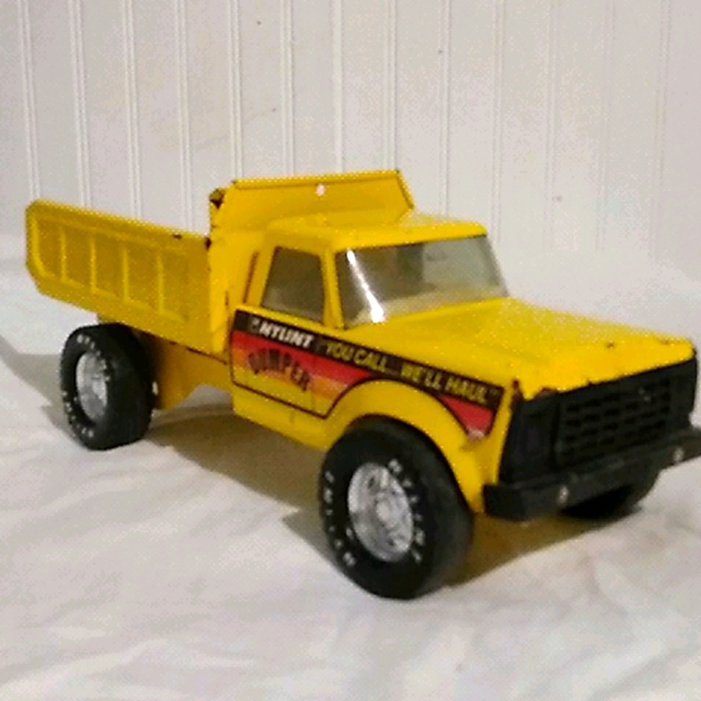 LAST DROP! Vintage 1970 Nylint Pressed Steel Dump Truck